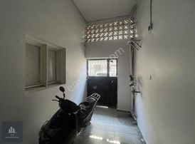 Yeşilyuvada 4+1 K Mutfak 3 Katlı Satılık Müstakil Ev