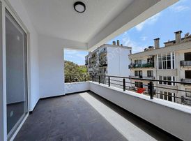 Plaja Yalnızca 100 Metre Mesafede Düz Ayak Sıfır Yazlık