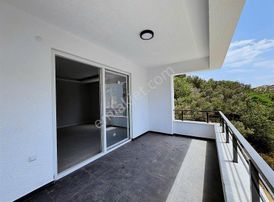 Plaja Yalnızca 100 Metre Mesafede Düz Ayak Sıfır Yazlık