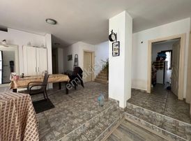 Armutlu'nun En Güzel Mevkiisinde Malikane Ve 2 Adet Fırsat Arsa