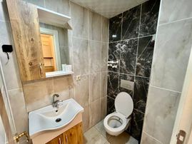 Amazon'dan Üniversite Civarı Havuzlu Site İçerisinde Satılık 2+0