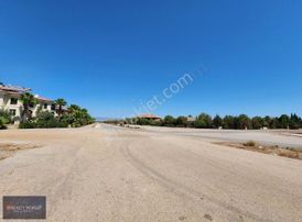 R.w Anka Dan Altınkalede 1635m² Villar Bölgesinde Köşe Parsel