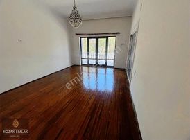 Ayvalık Çamlık Sefada Kiralık 2 Artı 1 Bahçeli Daire