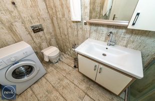 Akarca Mahallesinde Havuzlu Sitede,kiralık ,konforlu 1+1 Daire