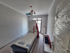 Ovacıkta Bulvar Yakını 225 M2 Satılık 5+1 Daire