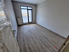 Ovacıkta Bulvar Yakını 225 M2 Satılık 5+1 Daire