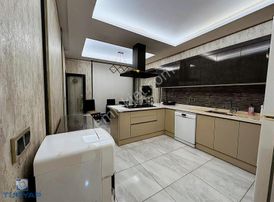 Binevler Turyaptan Akdo Saray Civarı Cadde Üstü Lüks Daire