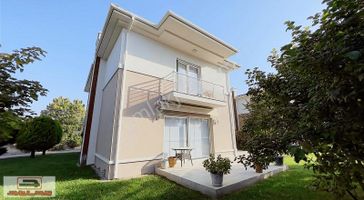 Atlas'tan Villam 2 Sitesi'nde Kiralık A Tipi 4+1 215m2 Müstakil