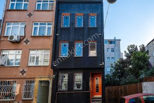 Fatih'te Airbnb İçin Elverişli Bölgede Oturuma Hazır Bina