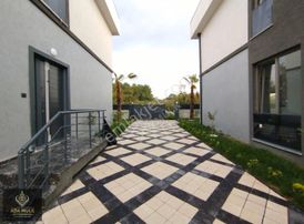 Hendek Akovada Konforlu,sıfır Oturuma Hazır 4+1 Villa
