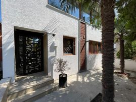 Elfi Den Yunuseli De Köşe Konumda Satılık Bina 308 M2 Yapılı