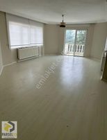 Kayı Mahallesinde 900m2 Arsa İçerisinde Geniş Villa