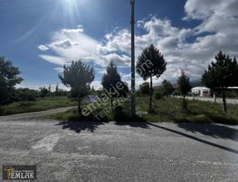 Terkenli Emlak'tan Kırcada Dükkan Üstü Daire Yapılır 1670m2 Arsa