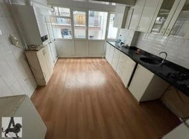 Arslan Emlak'tan 3+1/yapılı/metroya 5 Dakika/asansörlü