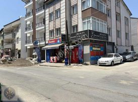 Zevahir Emlaktan Bozüyük Yeni Mahallede Köşe Dükkan