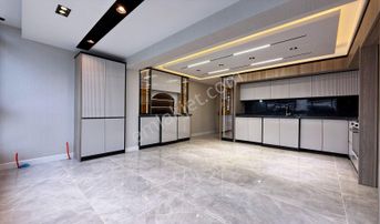 Vadi'den Karakayada -bulvar Yakını -ara Kat -lüks Yapılı- 3+1 !