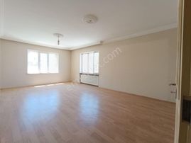 Van Yapı Emlak'tan Beyazkent Sitesi'nde Satılık 3+1 Daire