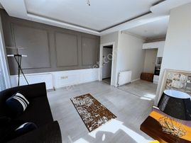 Oben'den Kozyatağı'nda Minibüs Caddesine 3. Bina 2+1 65m² Net