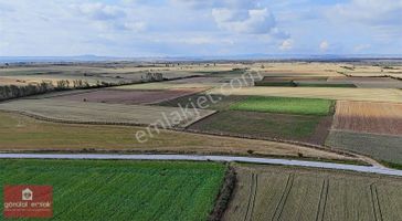Kırklareli Kavaklı'da İnece Asfaltı Yanı Gölün Kenarı 14.400 M2