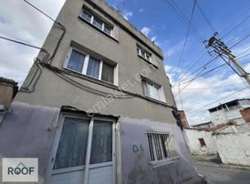 Bornava Altındağda 3 Katlı Komple Satılık Müstakil Ev