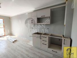 🟨⬛ Lıon Emlak'tan Sıfır Yasında , İşlek Caddeye Yakın Özel Tasarım Satılık 1+1 Daire⬛🟨