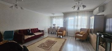 İnönü Mahallesinde 3+1 Doğalgazlı 160 M 4.kat Satılık Daire