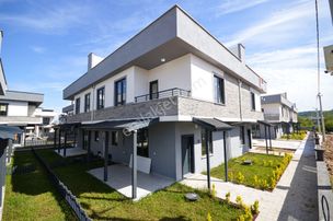 Sakarya Karasu’da Satılık 3+1 Bahçeli Ve Havuzlu Villa