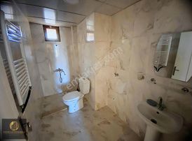 Aydın Gm'den 50. Yıl Ana Cadde Üzeri 2+1 Asansörlü .lüks Kiralık Daire