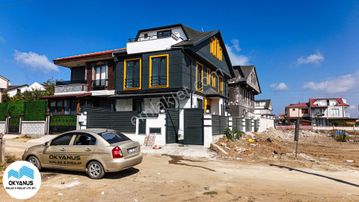 Kocaali’nin En Güzel Konumunda Satılık Tripleks Villa