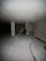 Saray Çarşıda Satılık 3 Katlı Geniş Dükkan !!!