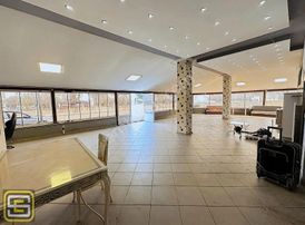 Minibüs Yolu Üzerinde 200m2 Denize Yakın Yerden Isıtmalı Dükkan