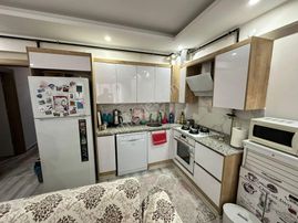 Zeki Emlak'tan Muradiye'de Ara Kat 2+1 Satılık Daire