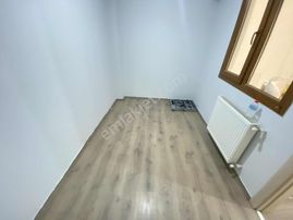 Emlak Center'tan 3+1 Kapalı Mutfak, Ara Kat Acilll Satılık Daire