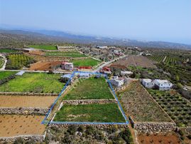 Erdemli Batısandal'da Köyiçi İmarlı İçinde 2+1 Ev Bulunmaktadır