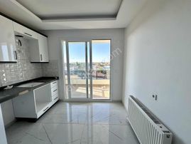 Altınova Merkezde Önü Açık 2+1 Satılık Fırsat Daire