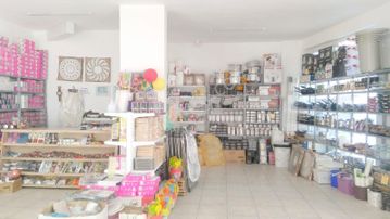 Kuşadası Nda Devren Kiralık Züccaciye Dükkanı