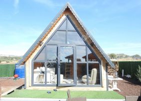 Foçada Satılık Bungolovlu Yaşam Evi