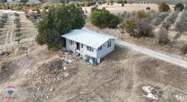 96 Manisa Gördes Bayatta 26.000m2 Satılık Tarla