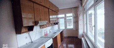 Uygun Dan Tramvaya Yakın Cağaloğlu Bulvarı Yanı Merkezi Yerde 2+1 Kiralık