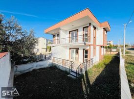 ▀▄▀▄seta Grup▀▄▀▄ Köşe Başı Geniş Bahçeli Denize Yakın Villa