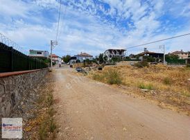 Seferihisar'da Konut İmarlı Köşe Parsel Satılık Arsa