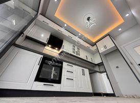 Parla'dan Zeytinlide Yüksek Giriş Sıfır Ön Cephe 2+1 Daire