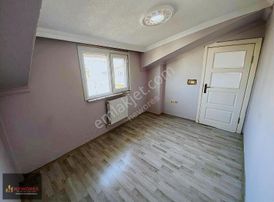 Çayırova İnönü Mah Satılık 2+1 İskanlı Kullanışlı Dubleks Daire