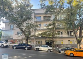 Cinnah Caddesi Üzeri Ön Cephe 2+1 Giriş Merkezi Isınma 90m2 Avukatlara , Mali Müşavirlere Vs