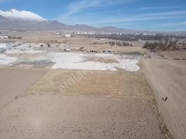 Yerleşim Alanına Komşu, Değerlenen Bölgede Satılık Tarla