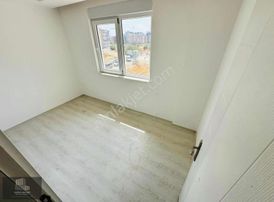 2+1 Katta Her Şeyi Ayrı Kiralık Geniş Daire!!