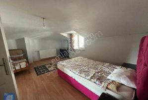 Sezgin Aslan'dan Kışla Mah. Çatı Katı Eşyalı Kiralık Daire