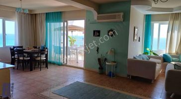 Mersin Çeşmeli Liparis 3 Sitesinde Full Eşyalı Köşe Daire