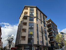 Bahçelievler Yayla Caddesi Üzerinde 2+1 Sıfır Binada Satılık