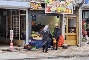 Tarcanlardan Çarşıda Kira Getirili 25 M² Satılık Dükkan